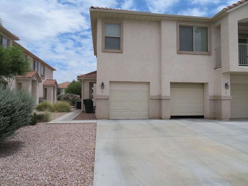 Front view of condo - Unit 'C'