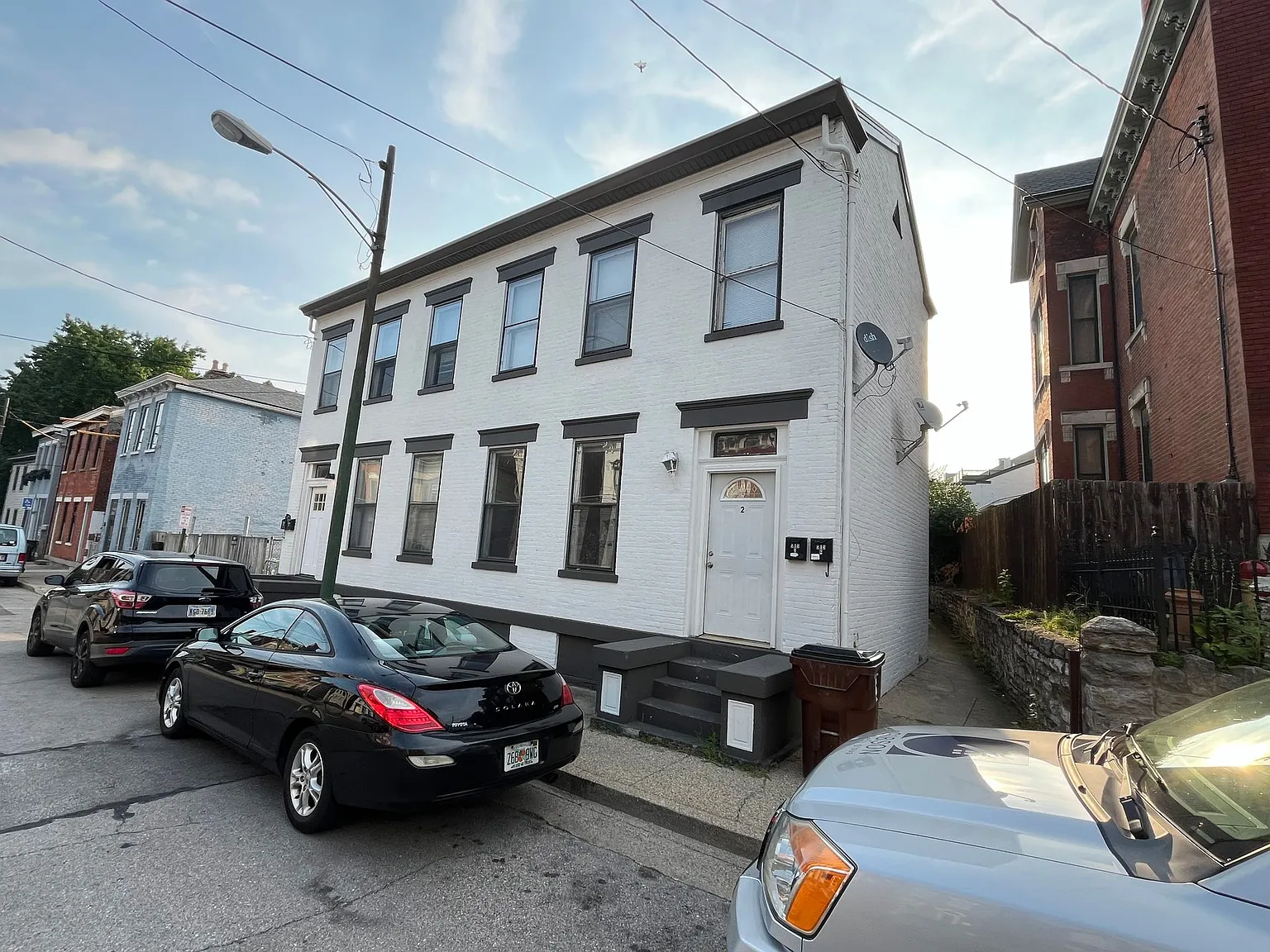818 Main St. — Photo 2