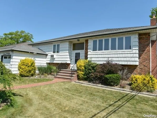 699 Flanders Drive, Valley Stream, NY 11581