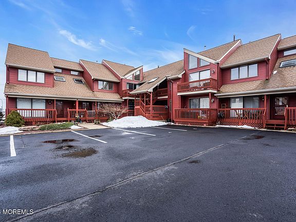 2nd image of 133 Fremont Avenue #4A