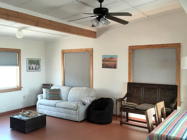149 N Cedar Ridge Dr — Photo 2