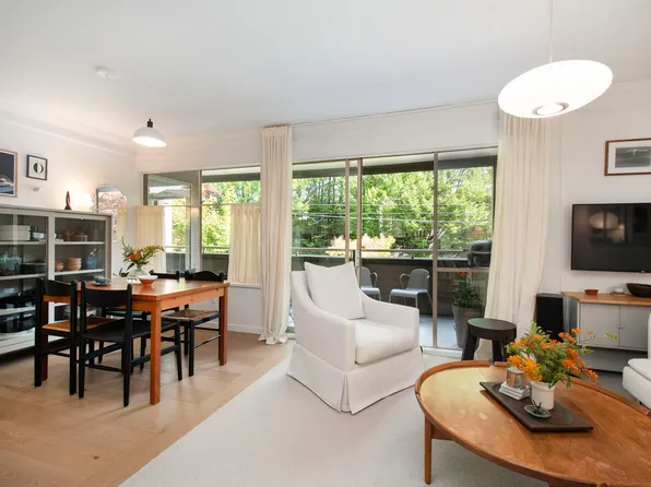 1777 W 13th Ave #201, Vancouver, BC V6J 2H2