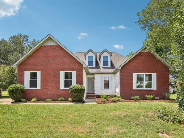 1940 Sterling St, Murfreesboro, TN 37127