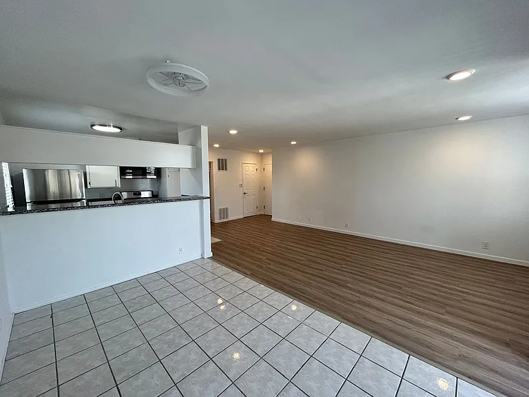 1951 Frank St #14 — Photo 13