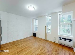 240 W 10th St #2A, New York, NY 10014