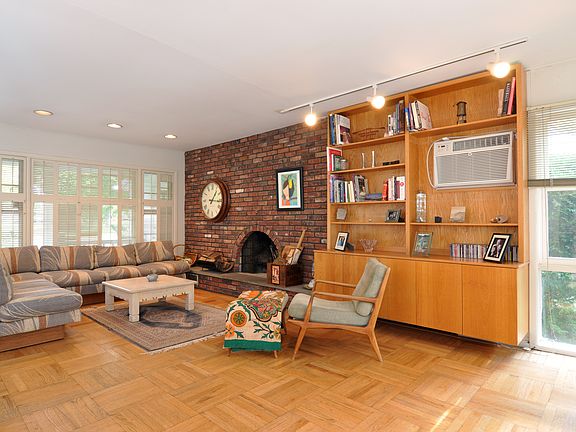 5th image of 123 Keats Ave