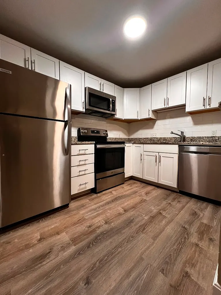 2 bed, $2,700 — Photo 1