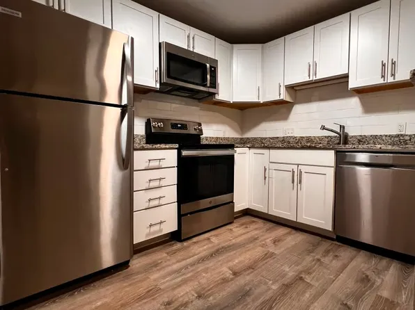 262 Grove St #4, Auburndale, MA 02466