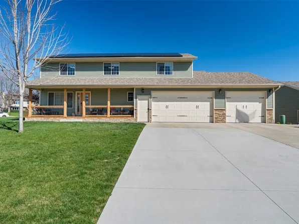 1706 S 11th Ave E, Newton, IA 50208