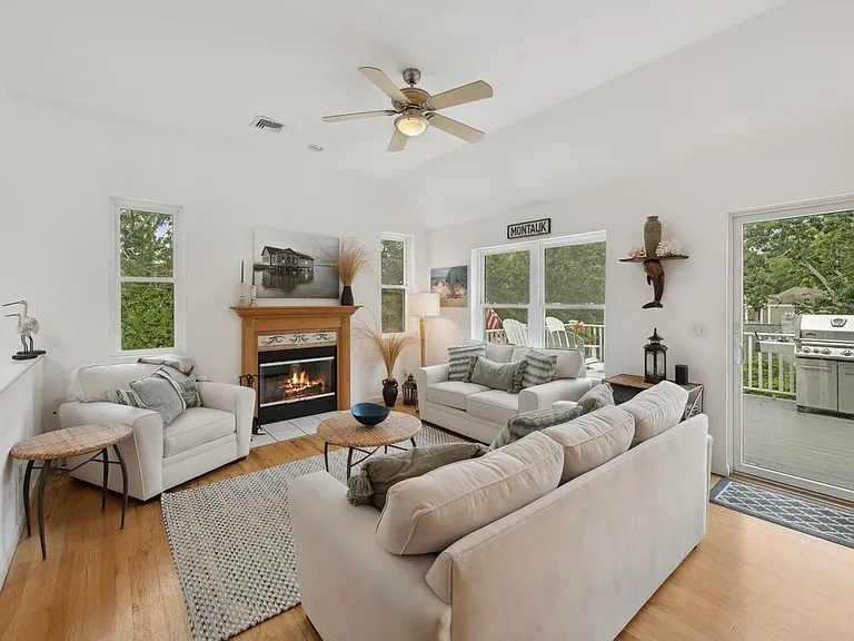 117 Grant Dr — Photo 2