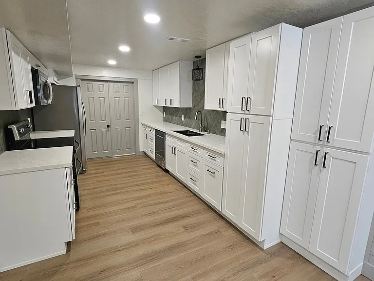 11612 S Hidden Cir — Photo 8