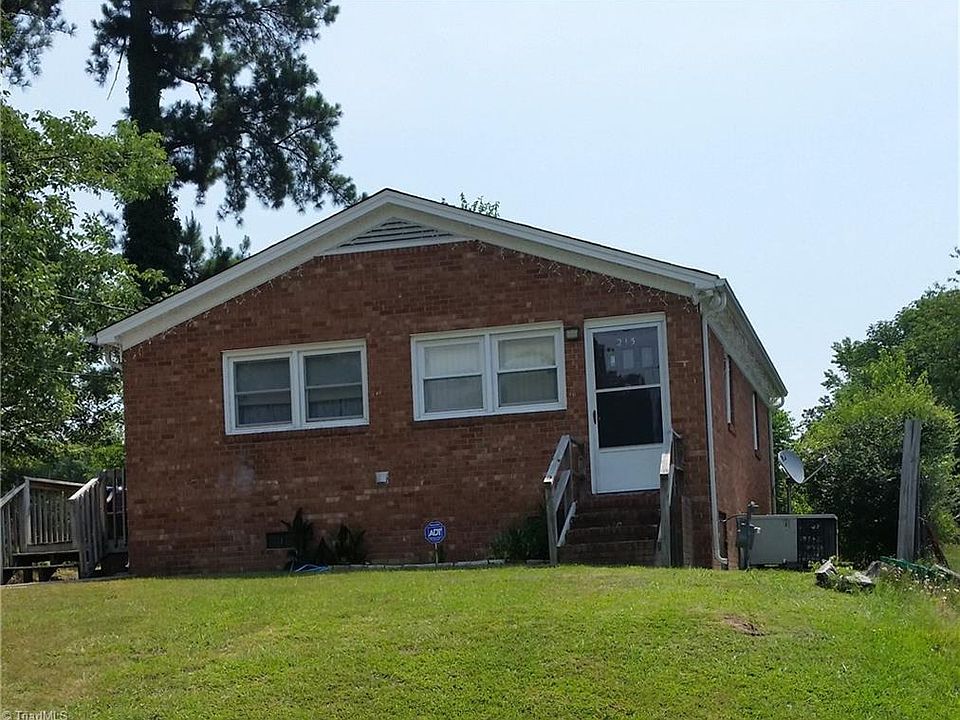 2nd image of 215 Oaklawn St