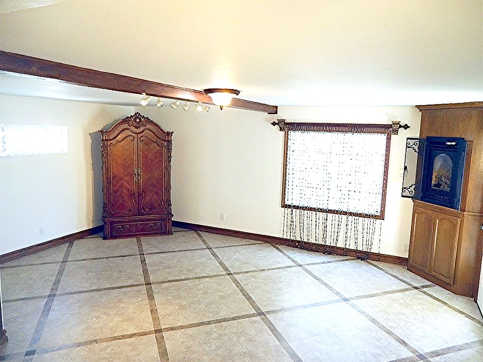 How the Main Area Looks Unfurnished