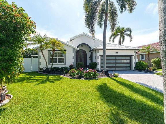 3rd image of 3262 NW 22nd Avenue