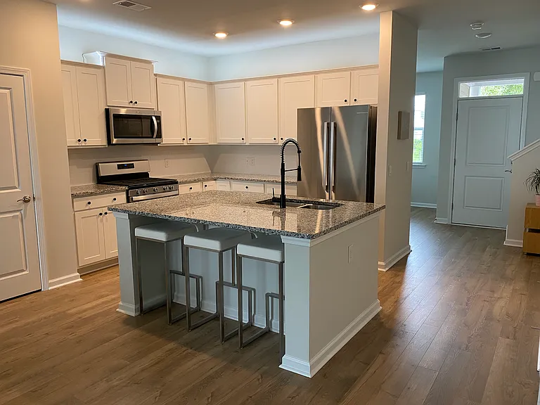2068 Blakers Blvd — Photo 7