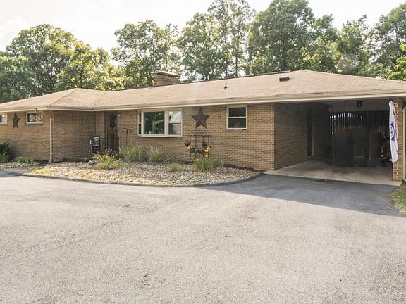 2nd image of 3828 Skyland Dr