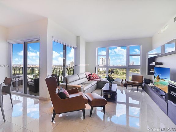 4th image of 20000 Country Club Dr #Penthouse 4