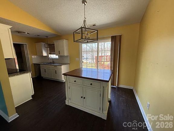 3rd image of 1267 Camellia Ct #31A