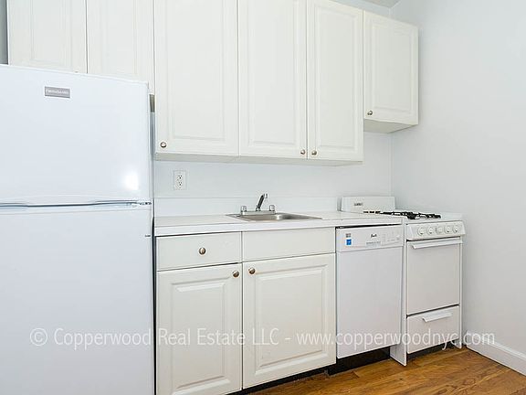 2nd image of 1384 2nd Ave APT 6