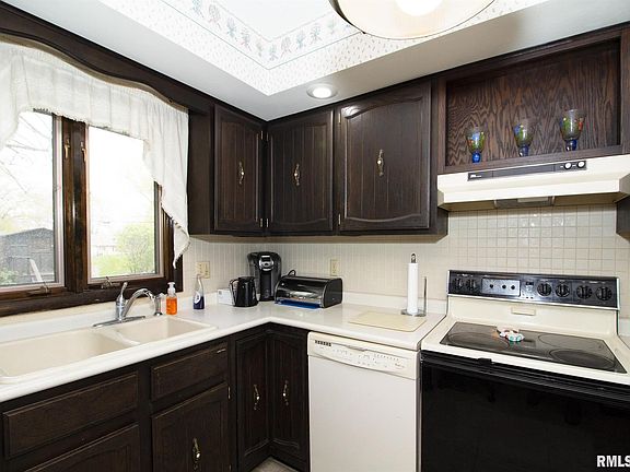 2nd image of 2259 Kingsbury Dr