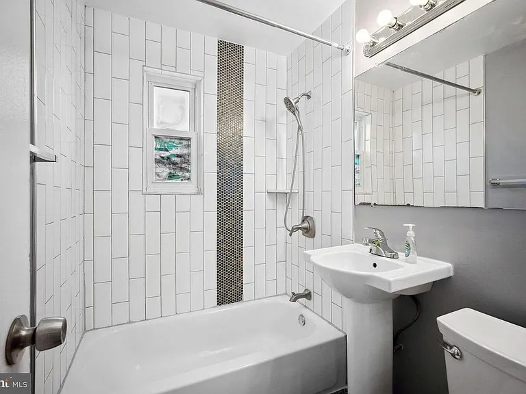 6243 Wilson Blvd #301 — Photo 4