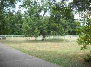 1109 Country Club Rd, Gladewater, TX 75647