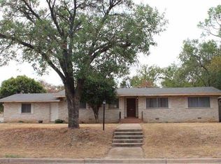 110 E Marble St, Llano, TX 78643