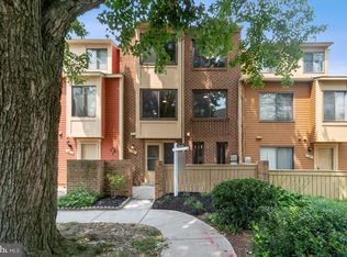 8 Docena Ct, Gaithersburg, MD 20886