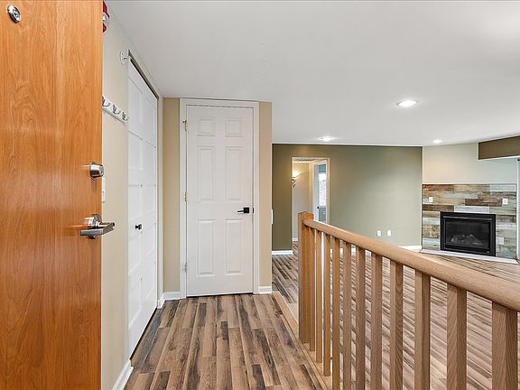 3rd image of 73 Pier Dr APT 302