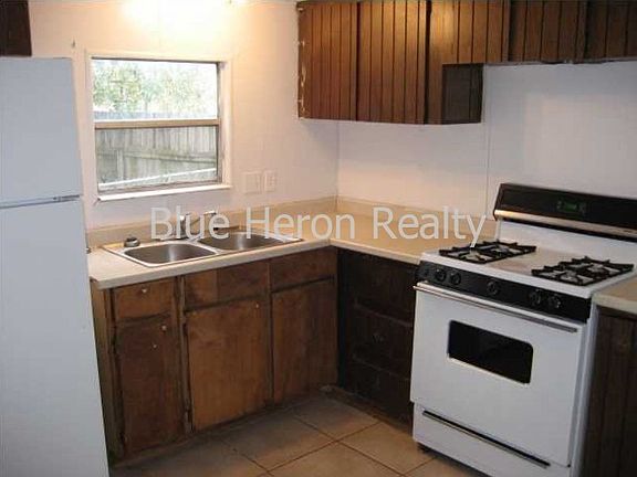 3rd image of 6234 Kelly Ct