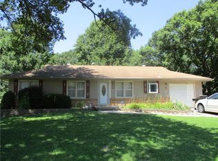 6 NE 77th St, Gladstone, MO 64118