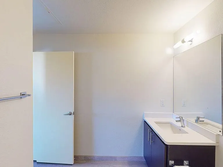 Platinum Apartments — Photo 13