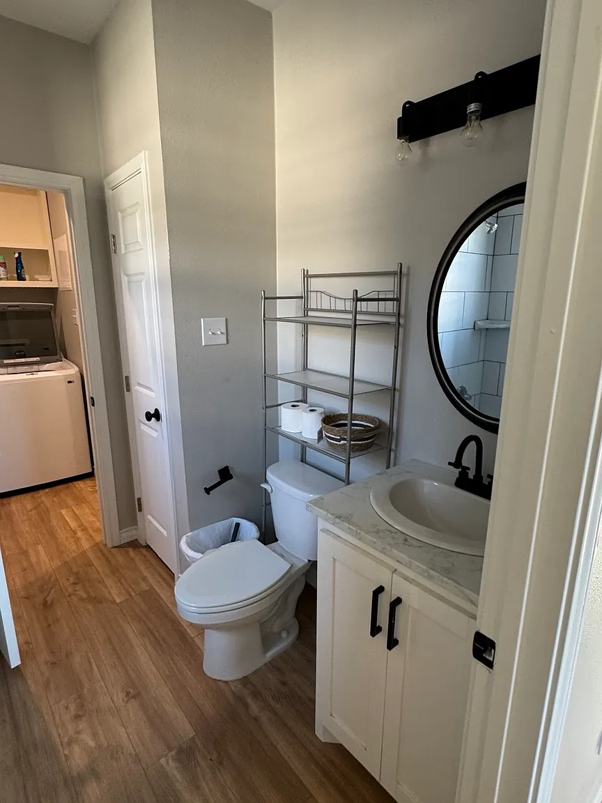 2 bed, 988 sqft, $1,699 — Photo 3