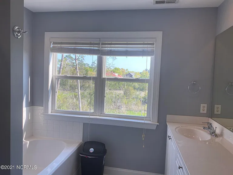 213 River Gate Ln — Photo 18