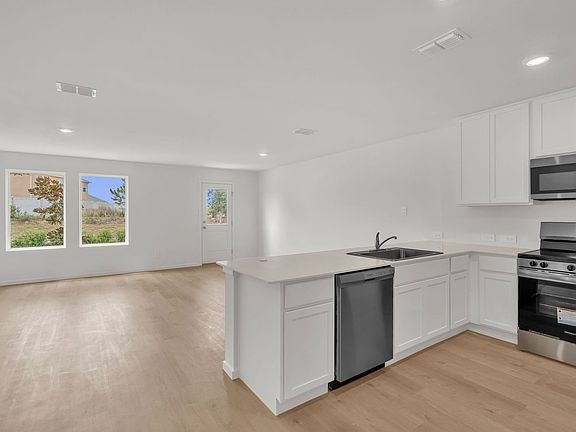 4th image of 2428 Bevel Ln
