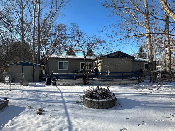 303 Sussex St, Bismarck, ND 58504