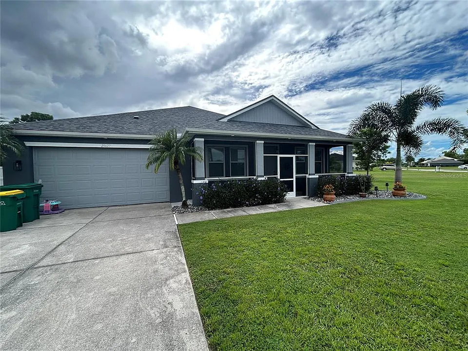 25427 Doredo Dr