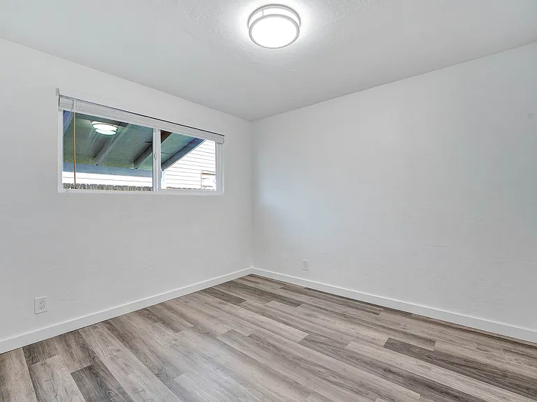 383 N Cedar St — Photo 15