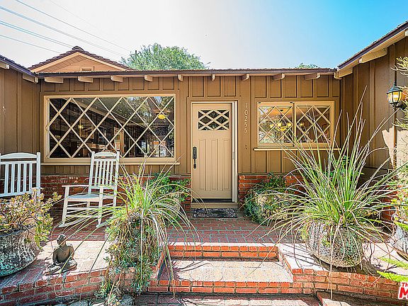 3rd image of 10255 Johanna Ave