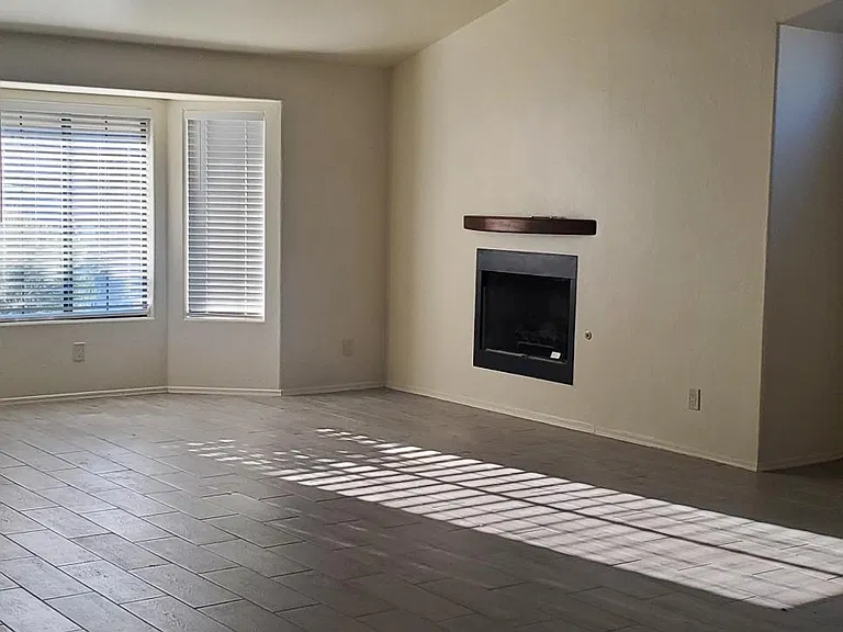 1181 W Masters Cir — Photo 7