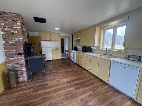 125 Grapevine Rd, Dunbarton, NH 03046