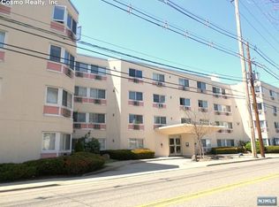 333 Grand Ave APT 1J, Palisades Park, NJ
