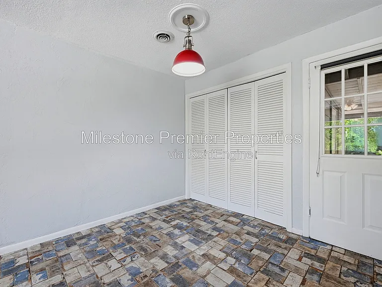 101 Lakewood Ln — Photo 13