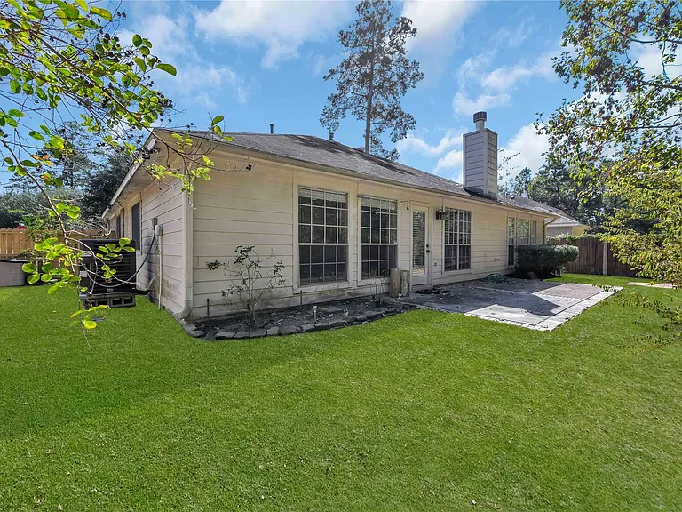 27186 Kings Manor Dr S — Photo 26