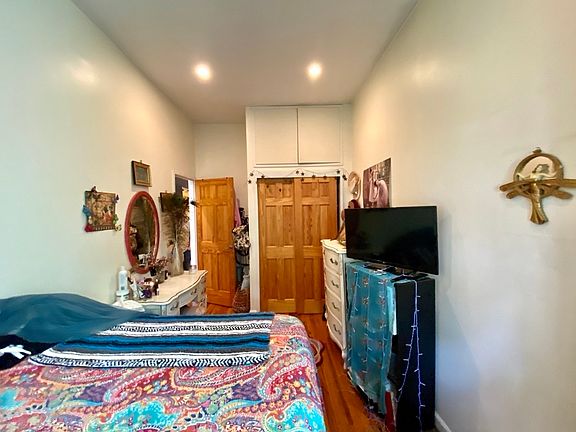 5th image of 731 Saint Nicholas Ave #3BB