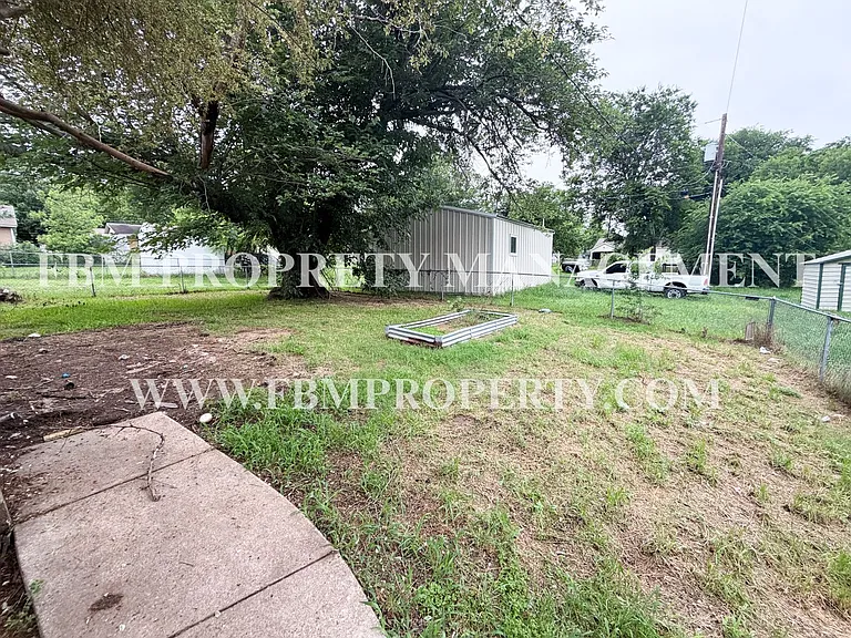 108 Sunset Cir — Photo 18