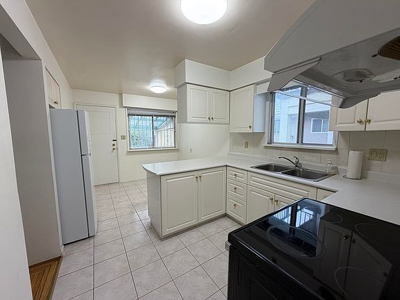 4th image of 77 W 62nd Ave