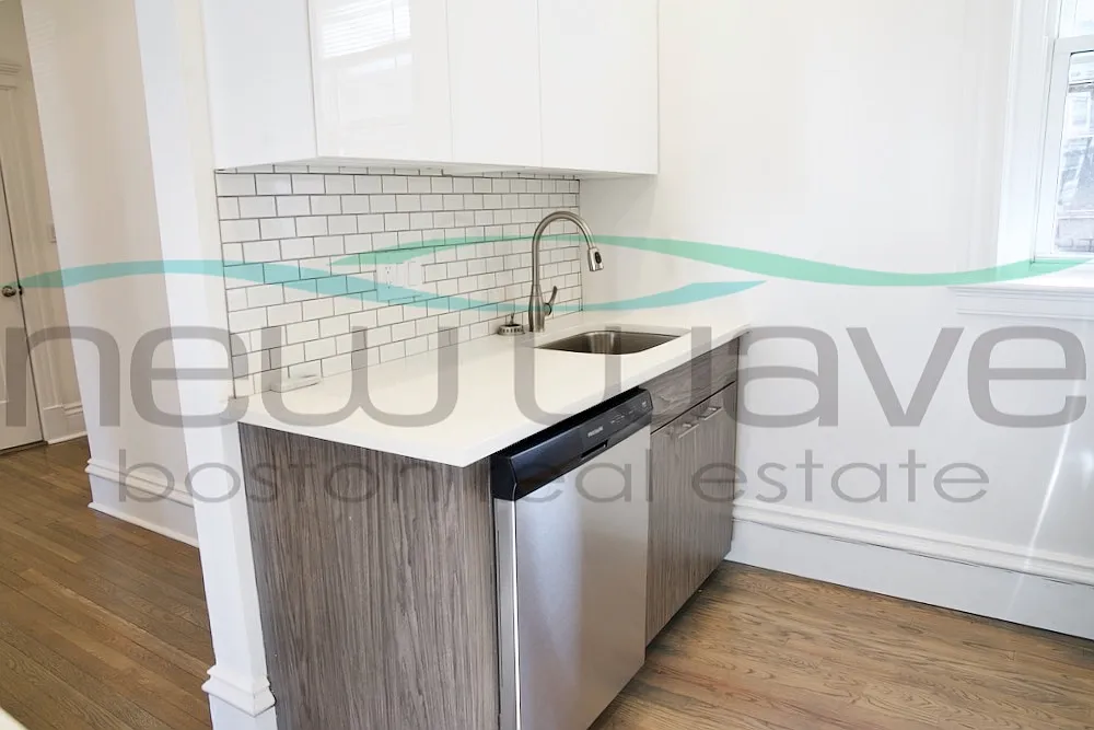 2 bed, 750 sqft, $3,600 — Photo 4