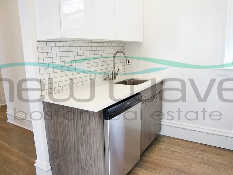 55 Queensberry St #11 — Photo 4