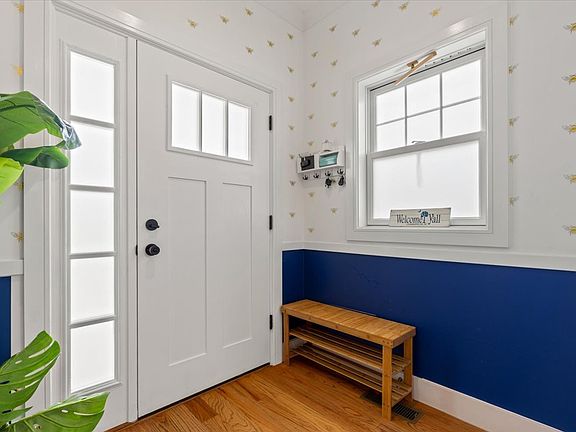 5th image of 105 Park Ave E